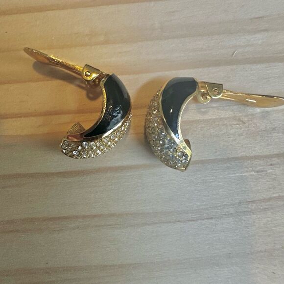 Christian Dior Gold & Black Enamel Rhinestone Clip-On Earrings ✨ - Picture 7 of 9